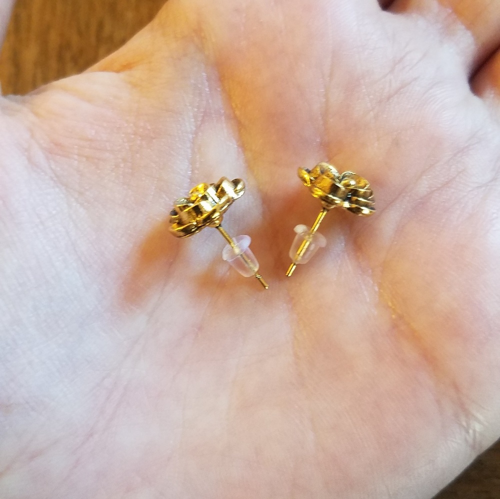 NWOT Gold Bronze Flower Studs - Picture 7 of 7